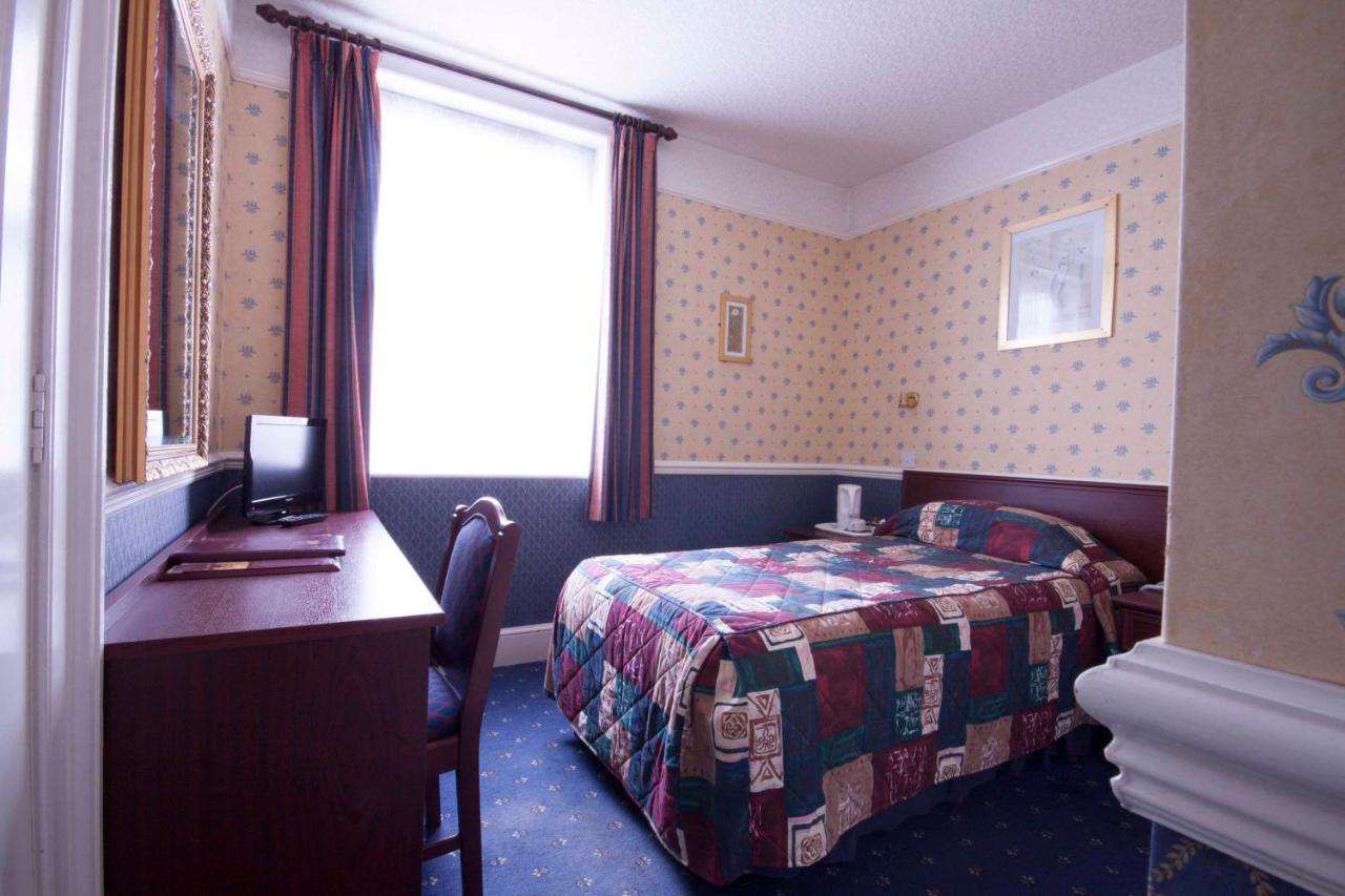 Roselawn Hotel Reading Szoba fotó